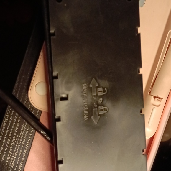 FENDER MUSIC AMP KEY HOLDER ROCK N ROLL - Picture 3 of 10